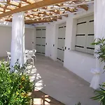 Les Maisons Apartments