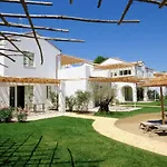 Les Maisons Apartments