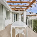 Les Maisons Apartments