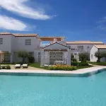 Les Maisons Apartments