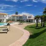 Les Maisons Apartments