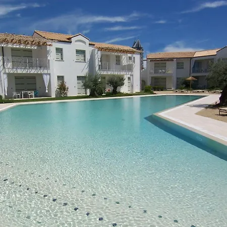 Les Maisons Apartment